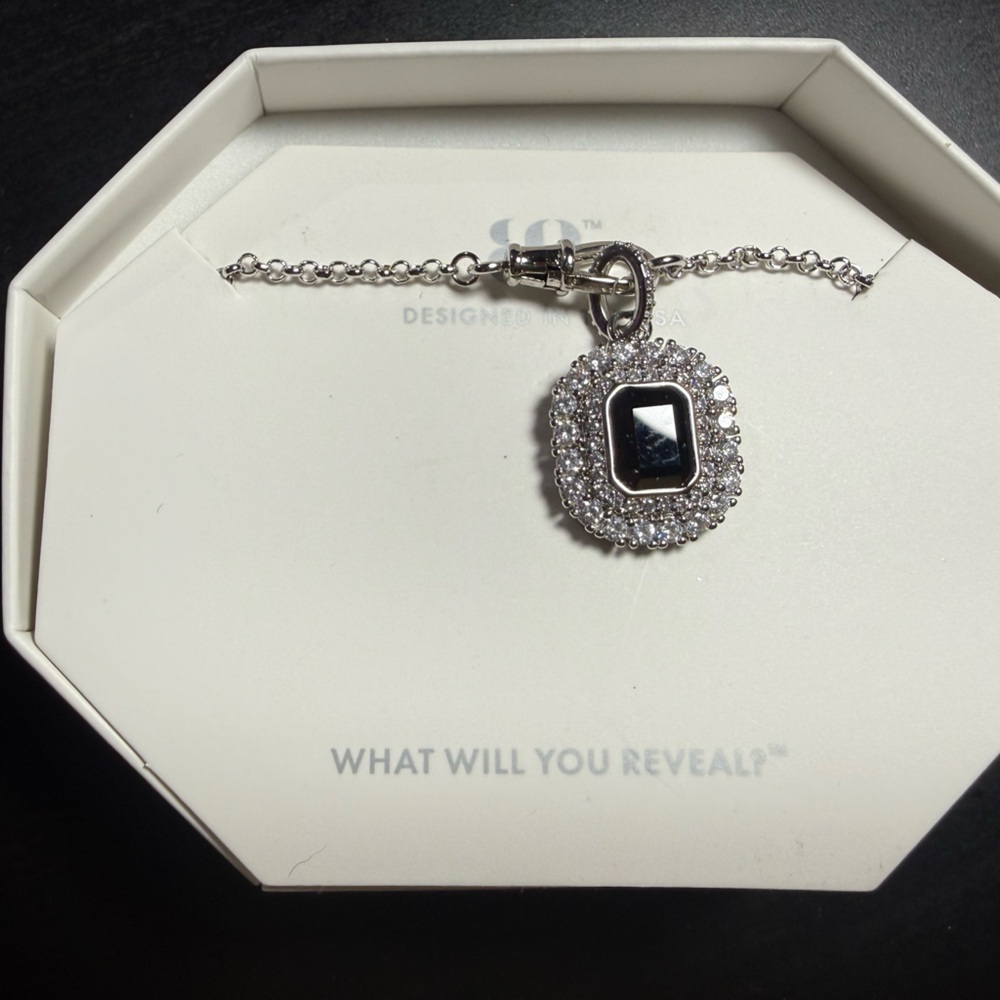 Chic Silver and Black Pendant Necklace